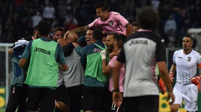 Palermo Serie A'da kaldı!