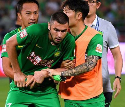 Burak Yılmaz çıldırdı! İşte o anlar!