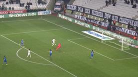 Jahovic klasını konuşturdu! Kaleciyi de çalımladı!