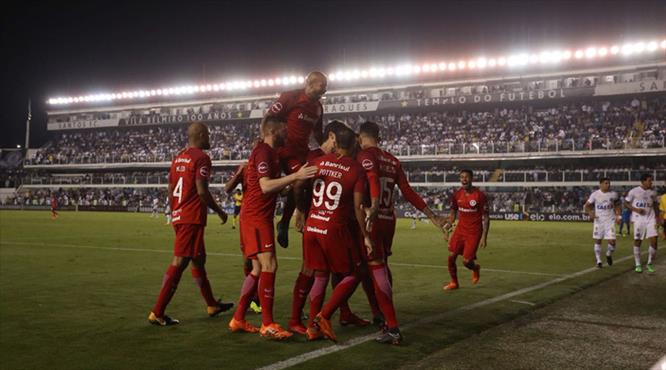 Internacional Santos'u yıktı! (ÖZET)