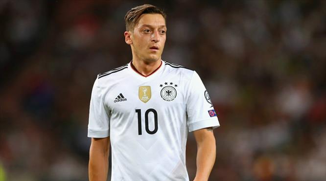 Almanya'dan Mesut Özil'e baskı! "Açıklama yap"