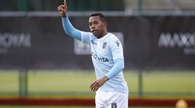 Robinho ve Serdar sahnede
