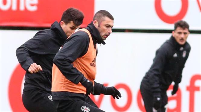 Burak ve Mirin takımla çalıştı