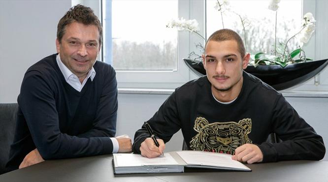 Schalke, Ahmed Kutucu ile imzaladı