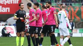 VAR 'kırmızı' dedi, Kasımpaşa 10 kişi kaldı