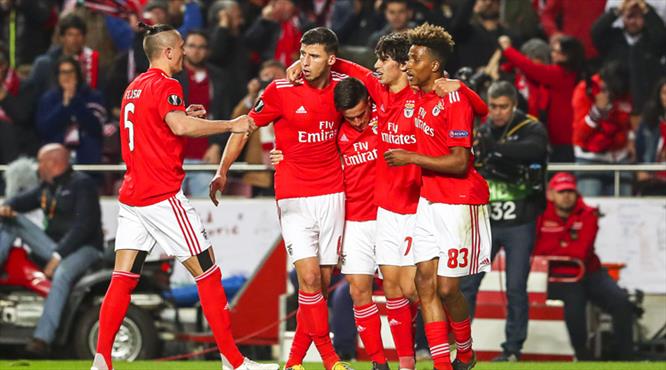 Tarihi gecede Benfica şov (ÖZET)