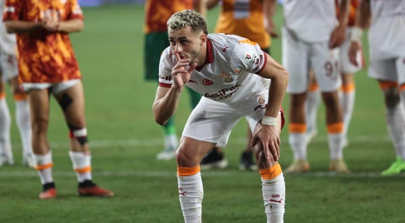 • Süper Lig kariyerindeki ilk kırmızı kartı Galatasaray maçında gören Burak Bozan, aynı zamanda Gaziantep FK formasıyla kırmızı kart gören ilk kaleci oldu.
• Süper Lig kariyerindeki ilk kırmızı kartı Galatasaray maçında gören Burak Bozan, aynı zamanda Gaziantep FK formasıyla kırmızı kart gören ilk kaleci oldu.