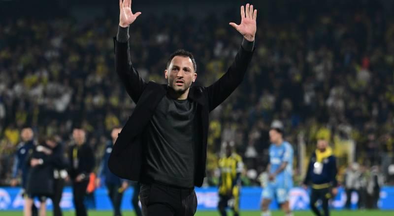 • Bu sezon Beşiktaş'a rakip olduğu iki Süper Lig maçını da kazanan Domenico Tedesco, Luis Aragones'ten (2008/09) bu yana Fenerbahçe'nin başında siyah-beyazlılara karşı duble yapan ilk yabancı teknik direktör oldu.
