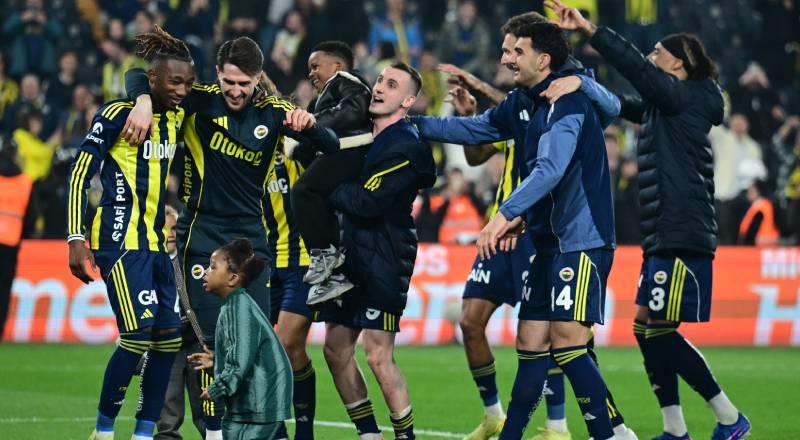 • Fenerbahçe orta sahası N’Golo Kante, Süper Lig kariyerinde en fazla ikili mücadele (11) ve sahipsiz top (10) kazandığı maçı Beşiktaş karşısında oynadı.
