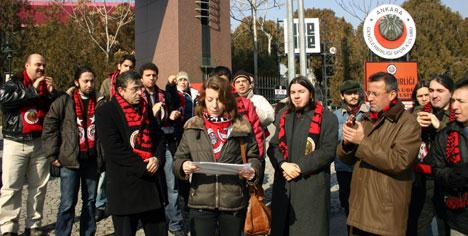 Cavcav'a protesto !..