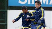 Fenerbahçe'de Van Persie takımla çalıştı!