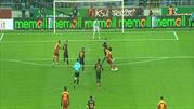 Muslera'nın kolları uzadı!