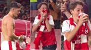 Mesut Özil'in formasını aldı, sevinçten çılgına döndü