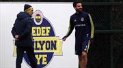 Kocaman kadroya neşteri vuruyor