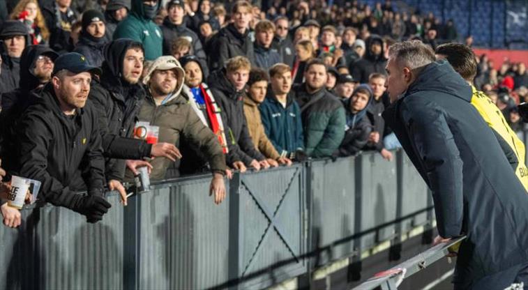 Robin Van Persie şoku yaşadı! Taraftarlardan büyük tepki...