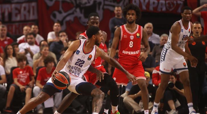 Anadolu Efes, Olympiakos'a diş geçiremedi!