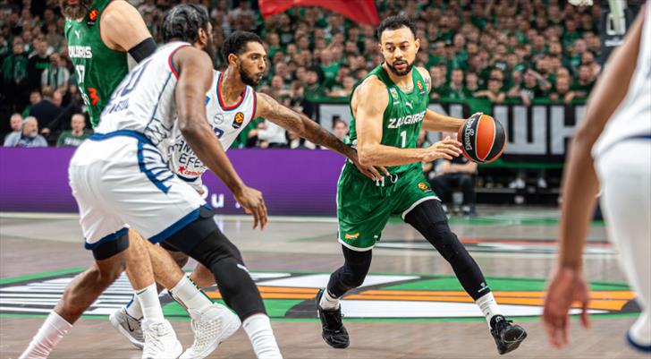 Anadolu Efes, Zalgiris deplasmanından zaferle döndü