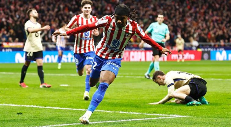 Ademola Lookman geceye damga vurdu! Barcelona bozguna uğradı