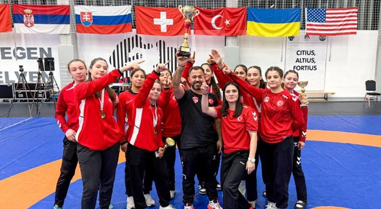 Güreş Milli Takımı, Macaristan’da şampiyon oldu