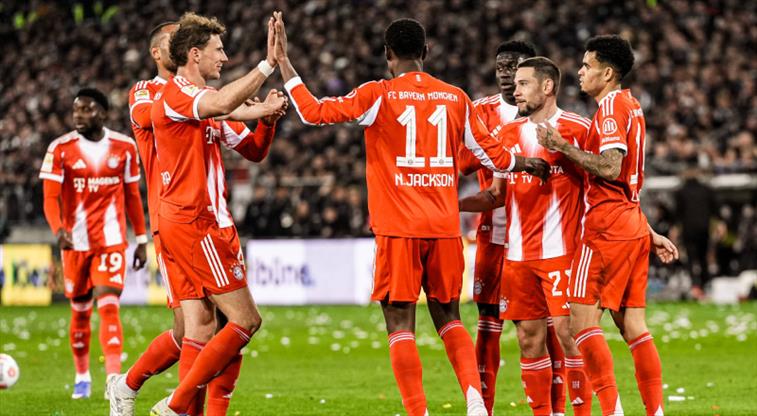 Bayern Münih rekorlarla şampiyonluğa koşuyor!