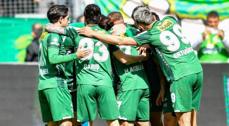 Bursaspor eski günlerine dönüyor! 1. Lig için gün sayıyor