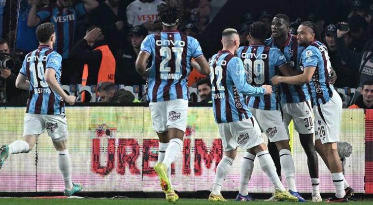 Premier League ekibi, Trabzonspor'un kapısına dayandı! 2 isme kanca