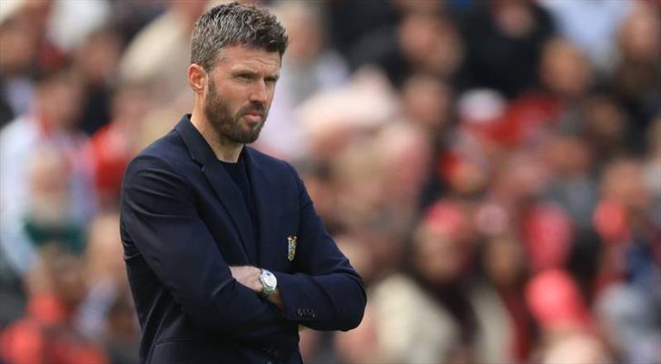 Manchester United, Michael Carrick ile 'yola devam' dedi