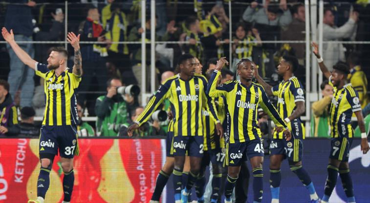 Fenerbahçe'de ilk ayrılık belli oluyor! Brezilyalılar duyurdu