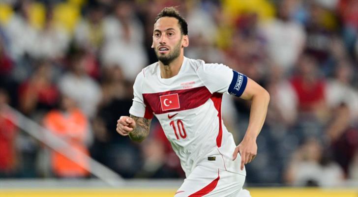 Inter'den Hakan Çalhanoğlu için transfer açıklaması!