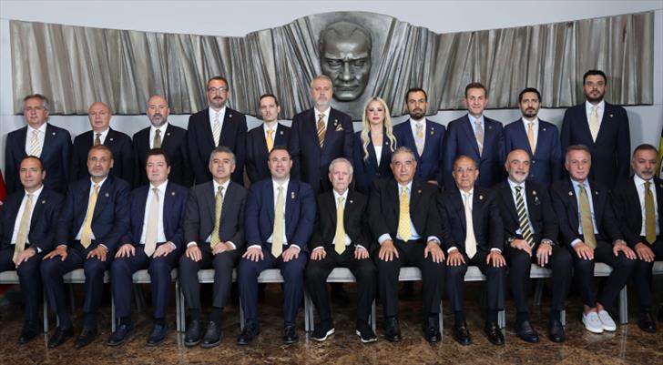 Fenerbahçe'de yönetim kurulunun görev dağılımları açıklandı