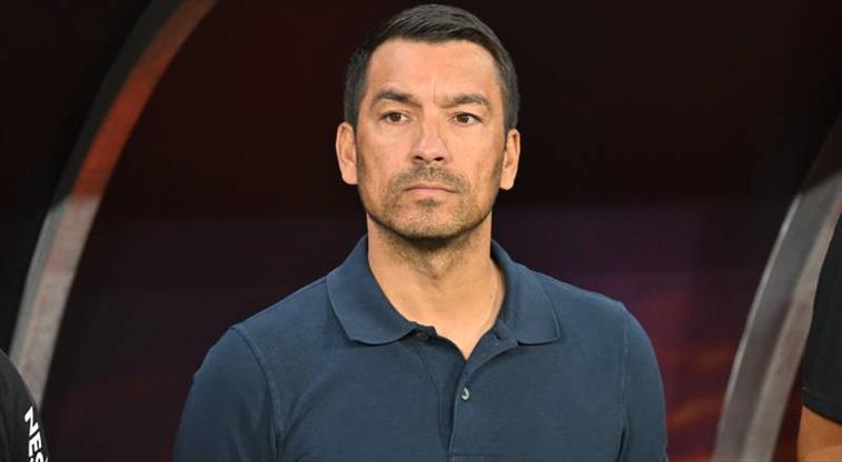 Resmi açıklama! Giovanni van Bronckhorst imzayı attı