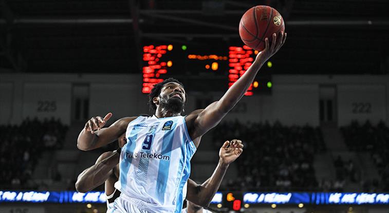 Türk Telekom, Jaleen Smith ile yollarını ayırdı