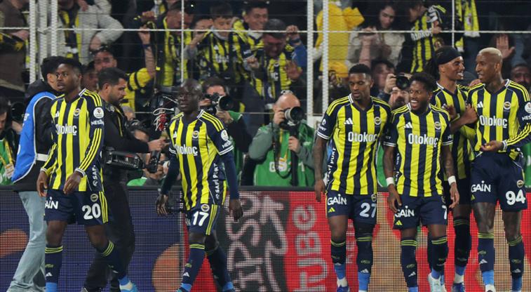 İngilizler duyurdu! Fenerbahçe'de ilk ayrılık belli oluyor