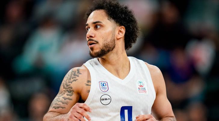 Anadolu Efes, Shane Larkin'e veda etti