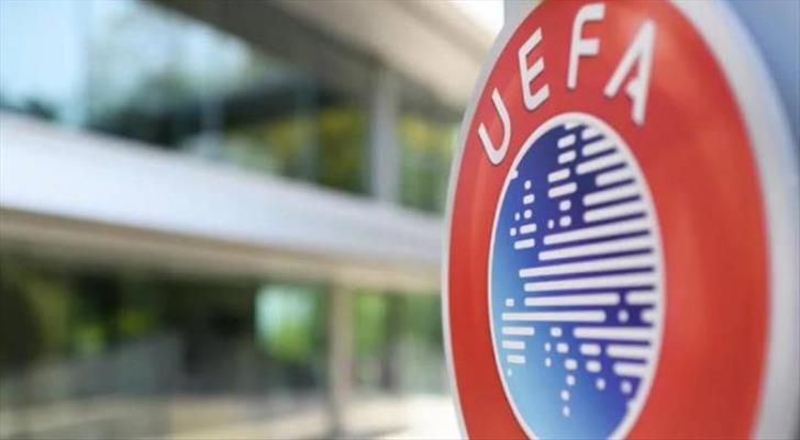 UEFA'dan Fenerbahçe'ye para cezası! Resmen açıklandı