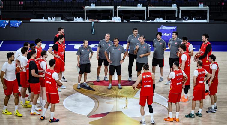 Lider A Milli Basketbol Takımı, İsviçre maçının hazırlıklarını sürdürdü