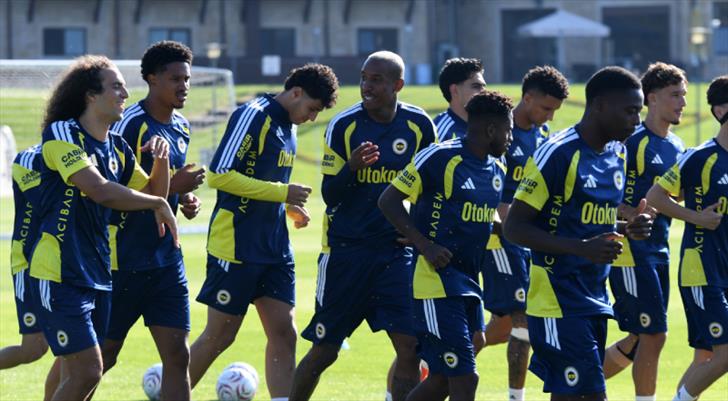 Fenerbahçe'nin Avusturya kampı kadrosu belli oldu!