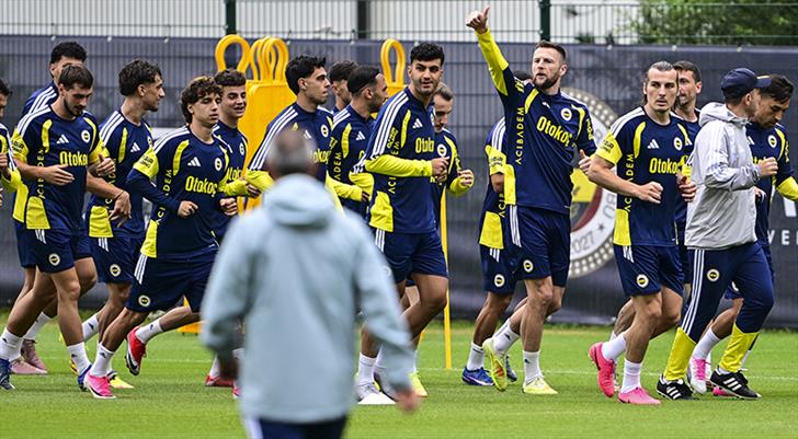 Fenerbahçe, yeni sezon hazırlıklarını sürdürdü