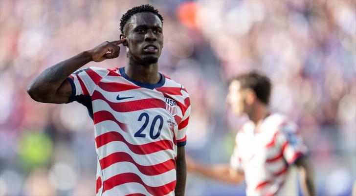 FIFA, Balogun'un cezasını ertelemişti! UEFA'dan tepki geldi
