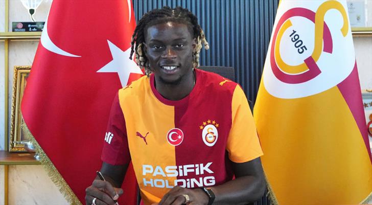 Galatasaray, Lesley Ugochukwu'yu resmen açıkladı! İşte transferin maliyeti