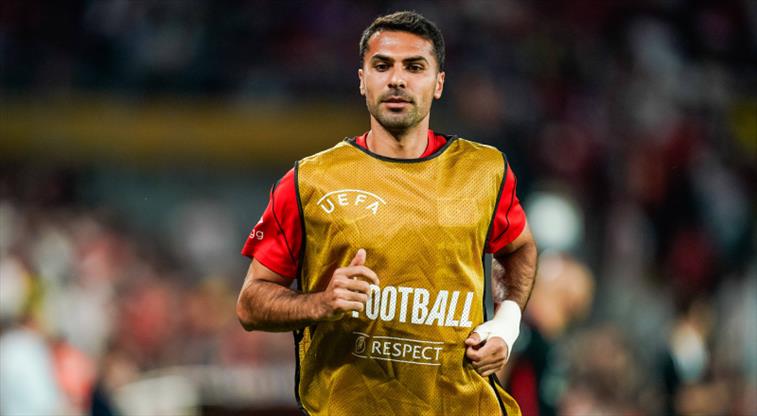Roma, milli futbolcu için harekete geçti! Alternatifi Fenerbahçe'den