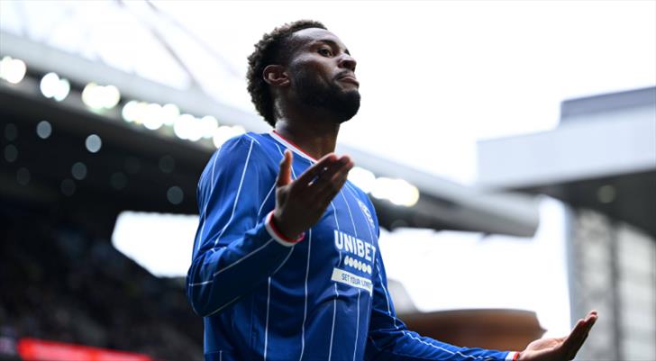 22'lik genç santrfor için transfer yarışı başladı! Ezeli rakipler karşı karşıya