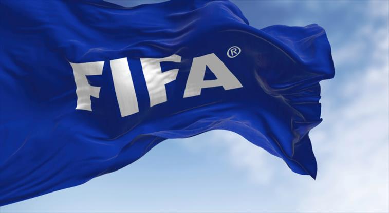FIFA'dan flaş açıklama geldi! "Kimse futbolu satmıyor"