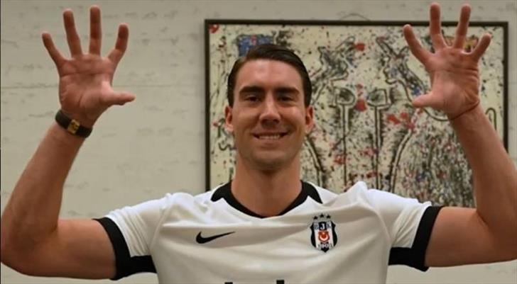İstanbul'a geldi! Beşiktaş, yeni golcüsüne kavuştu