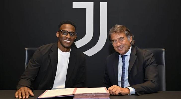 Resmi imzayı attı! Galatasaray ve Beşiktaş'la anılıyordu