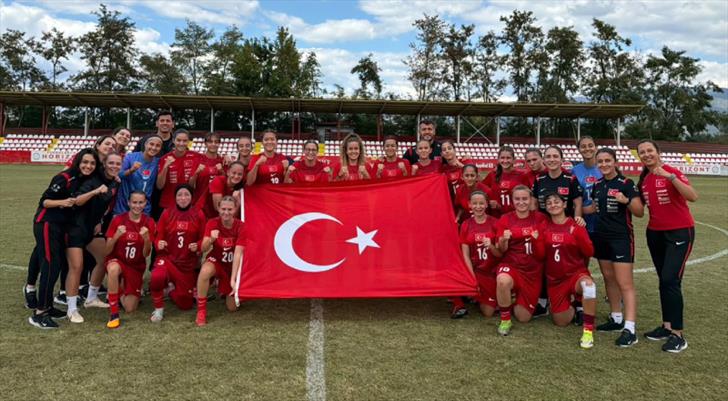 U15 Kız Milli Futbol Takımı, UEFA Gelişim Turnuvası'nda şampiyon