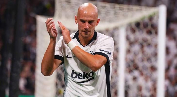 Beşiktaş'ın yıldız ismi son durumunu bizzat açıkladı!