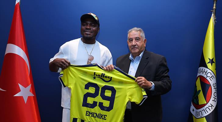 Emenike'den Fenerbahçe sözleri: "İnanılmaz heyecanlandım"