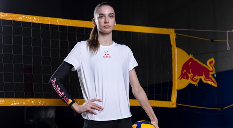 Milli voleybolcu Dilay Özdemir Red Bull sporcusu oldu