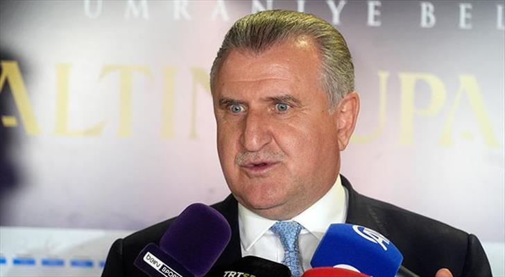 Osman Aşkın Bak: "Bu takımı desteklememiz lazım"